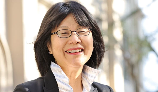 声に身振り手振りを合わせて、 五感に訴えれば 「英語がわかるようになった！」