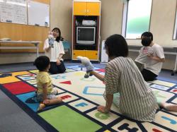 レッスン風景　２歳児　リズムポケット