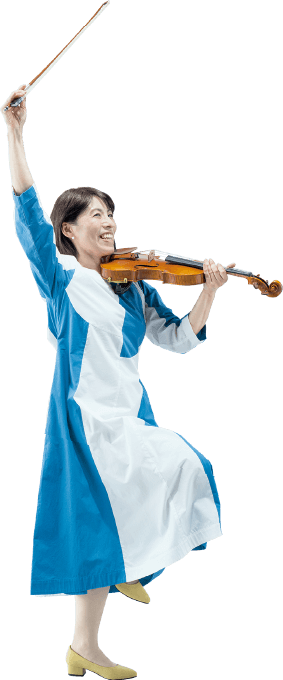 バイオリンを演奏する人物の写真