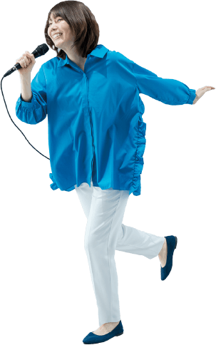 歌っている人物の写真